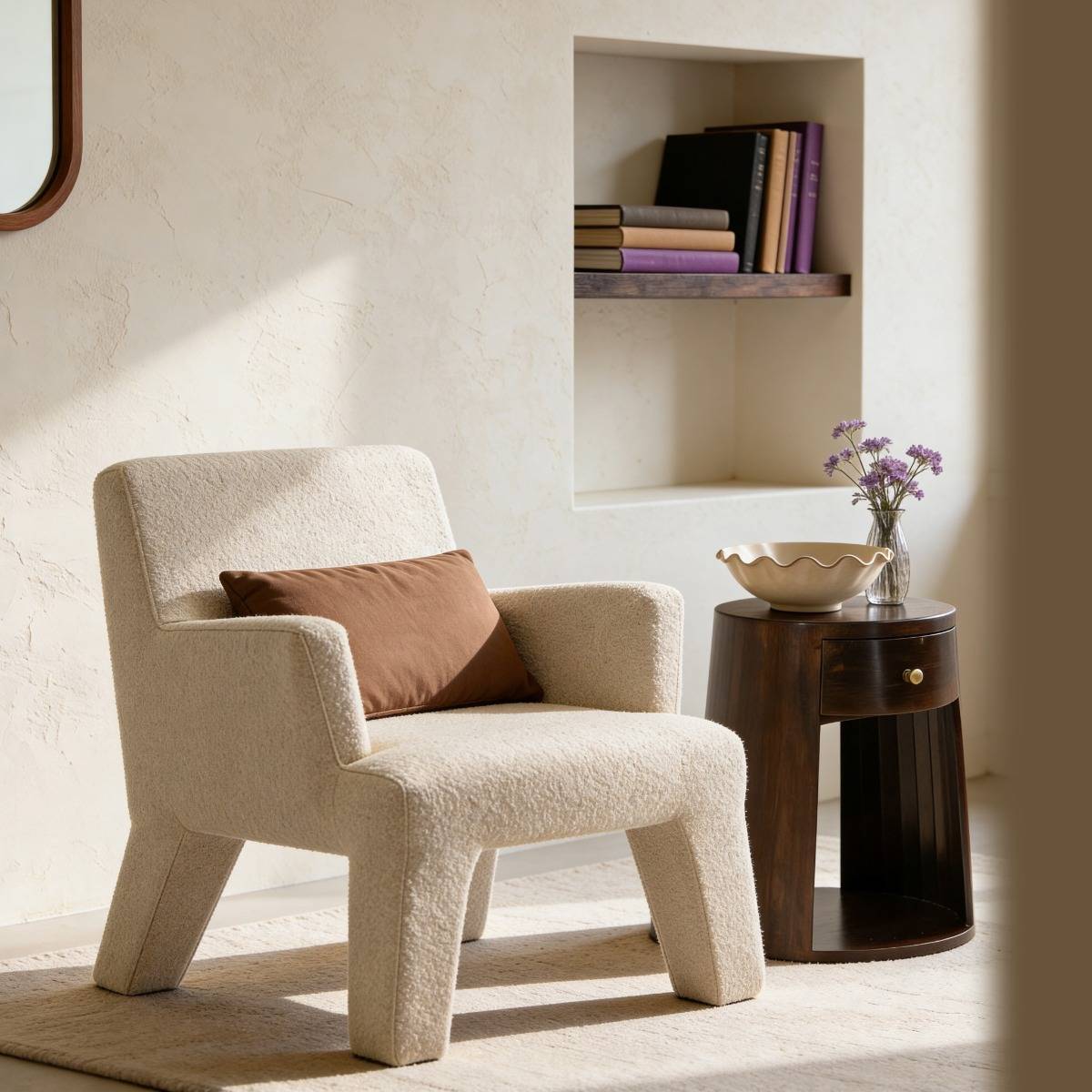 Fauteuil en tissu bouclette écru Kara