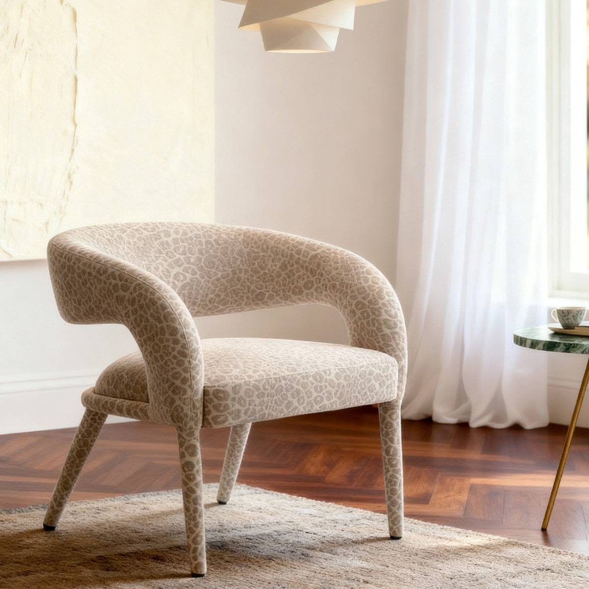 Fauteuil en tissu à motif léopard Indira