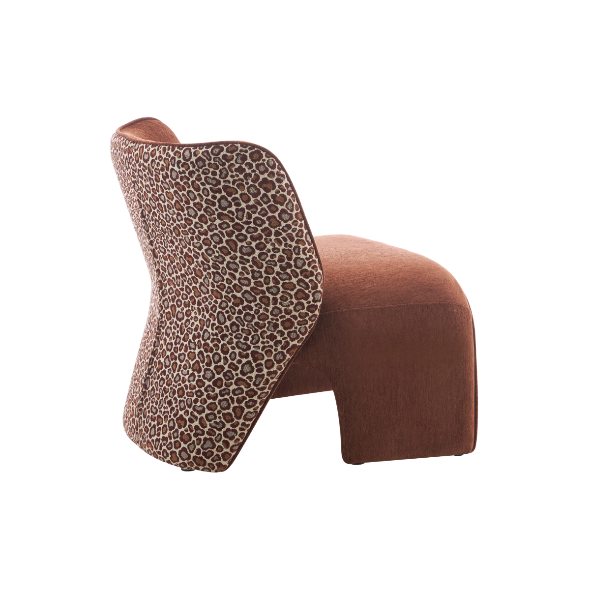 Fauteuil en tissu terracotta et motif léopard Indira
