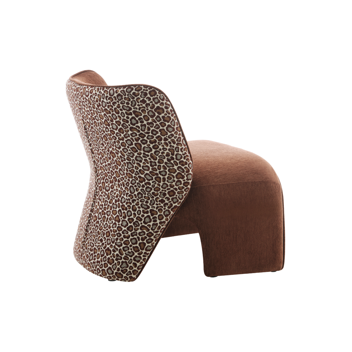 Fauteuil en tissu terracotta et motif léopard Indira