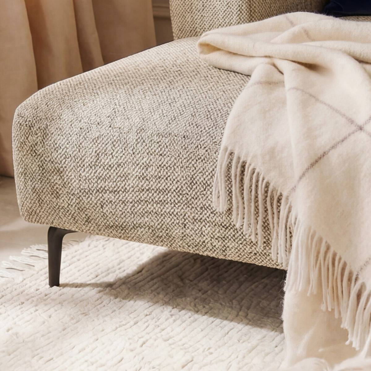 Canapé d'angle en tissu beige et pieds en bois Sacha