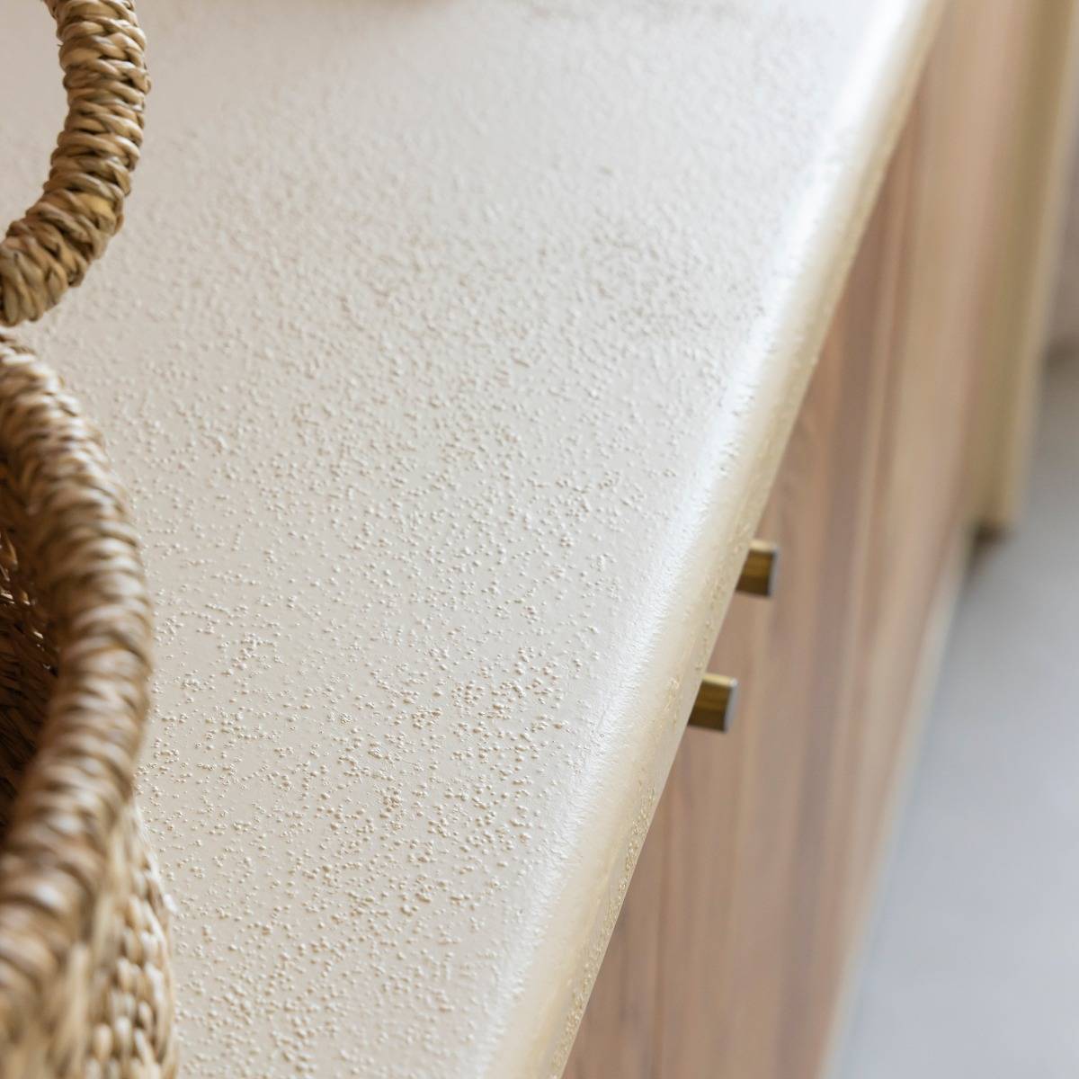 Buffet 3 portes en bois d'acacia et bois effet béton Dalva