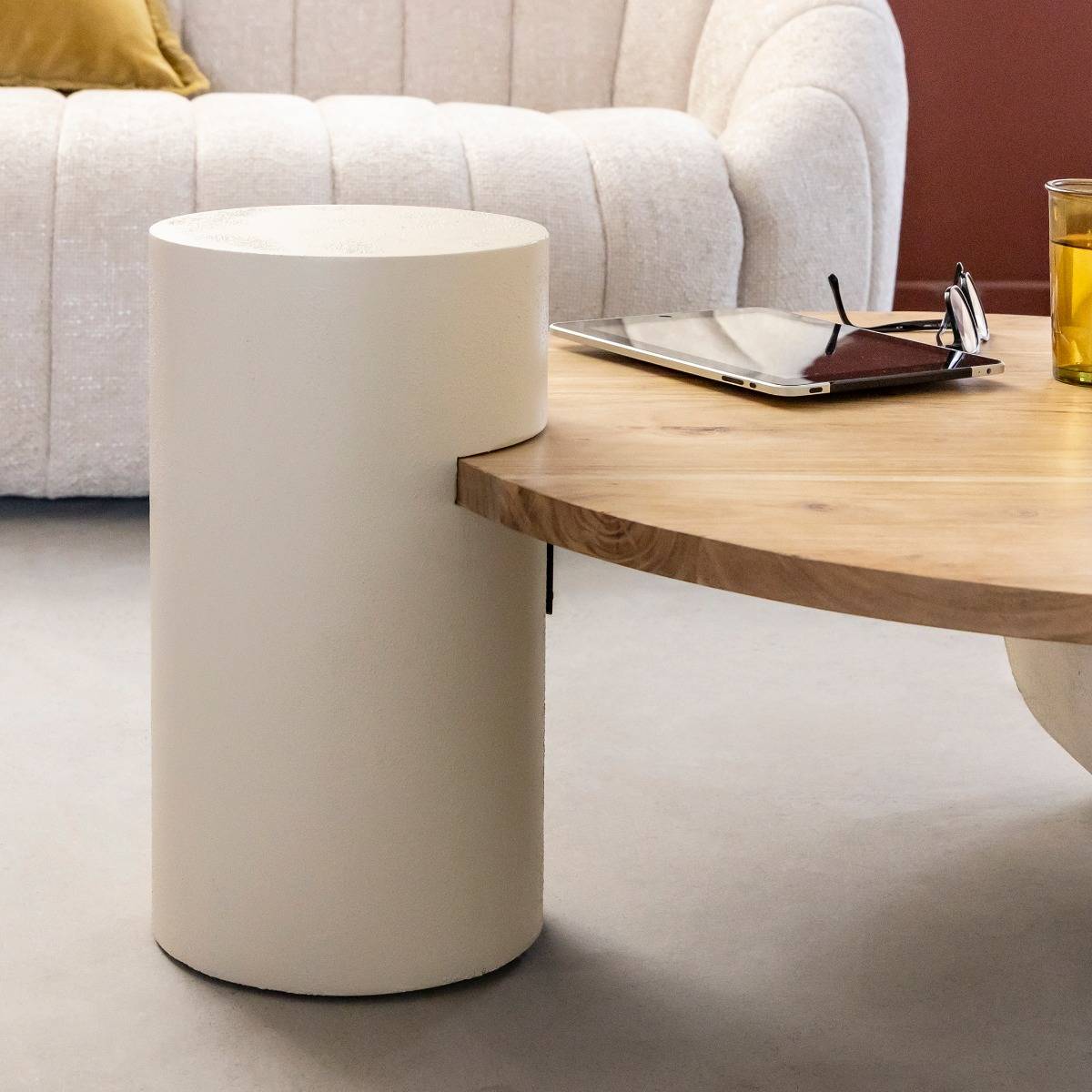 Table basse ronde en bois effet béton et bois d'acacia Dalva