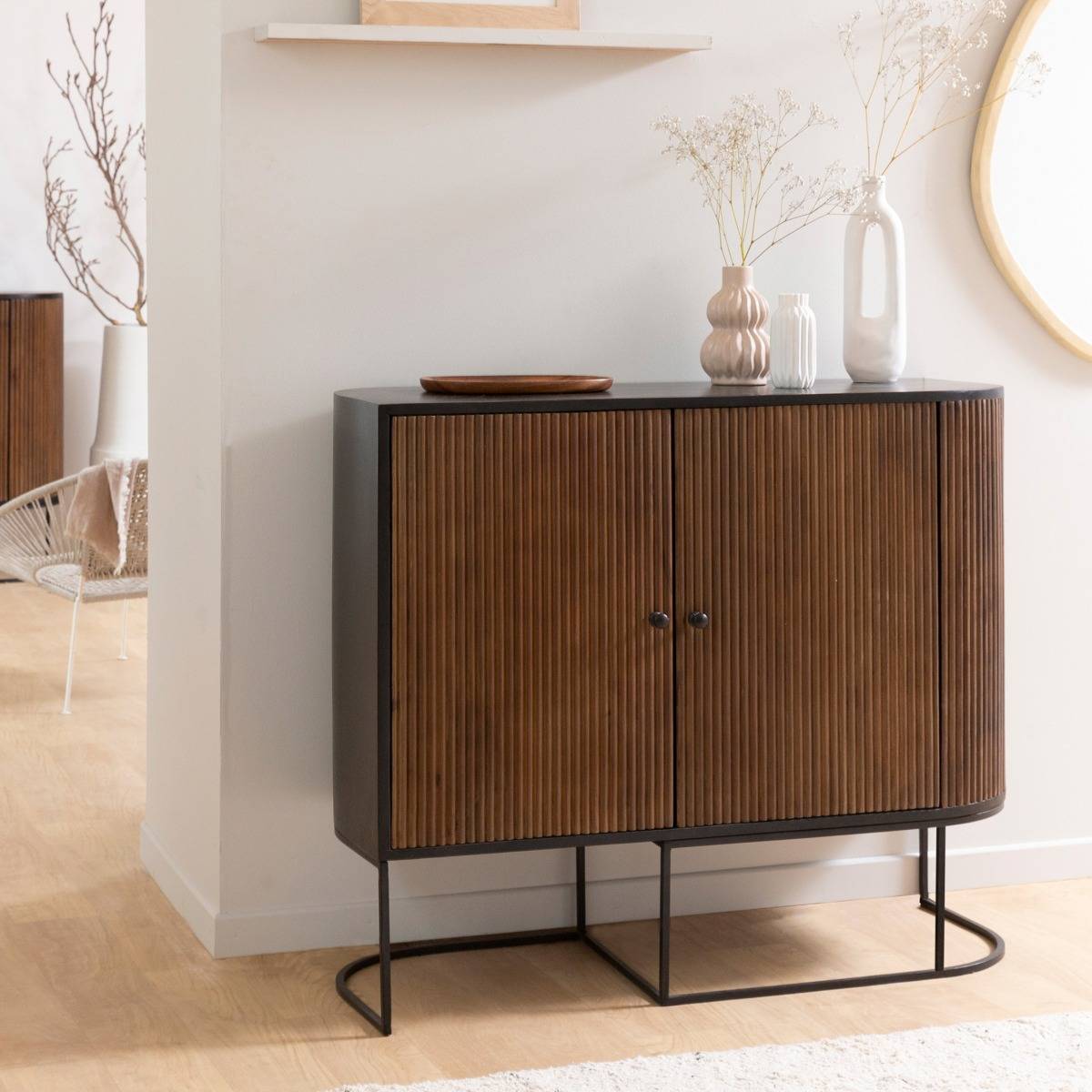 Petit buffet arrondi en bois de manguier et métal Ysé