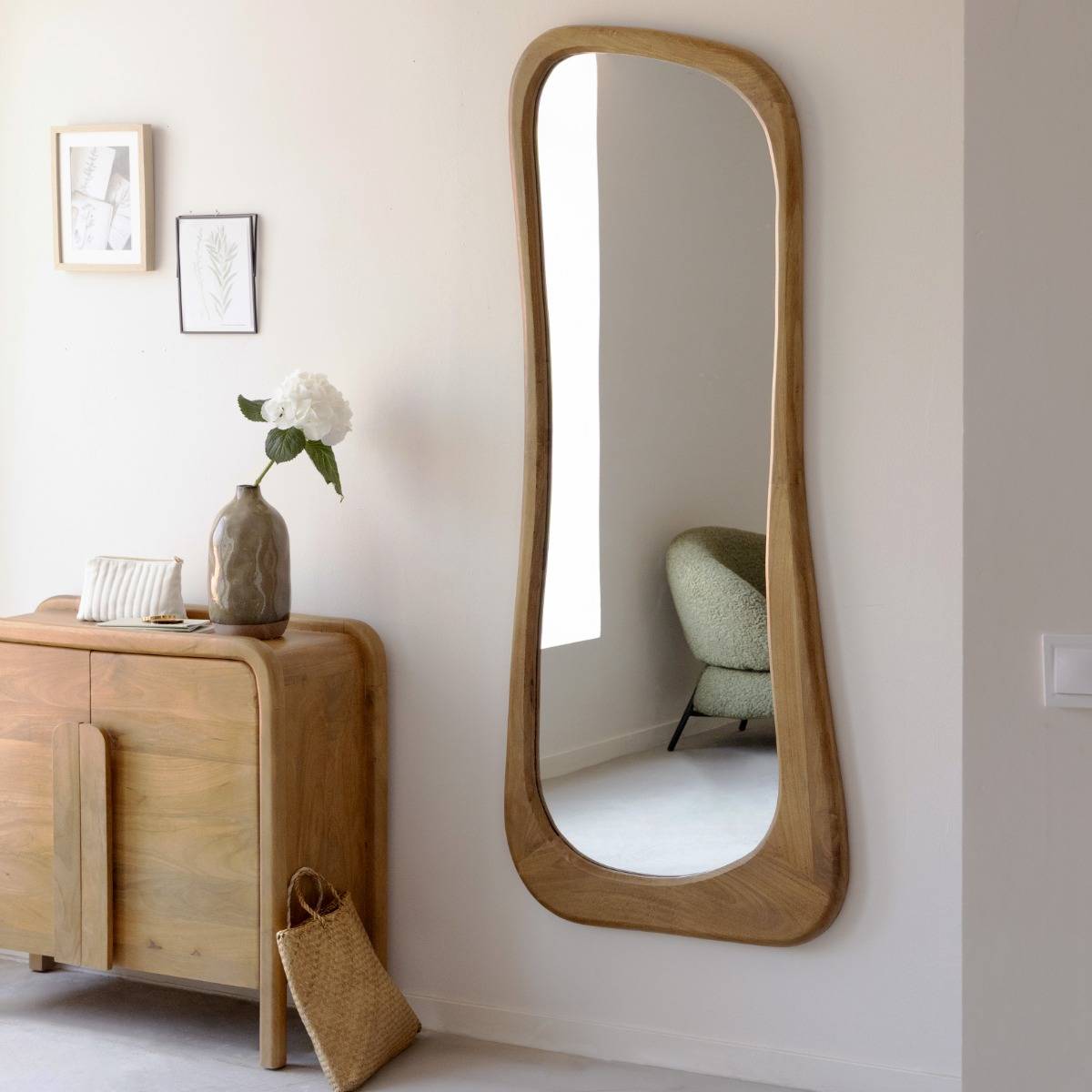 Grand miroir organique en bois de manguier Marley
