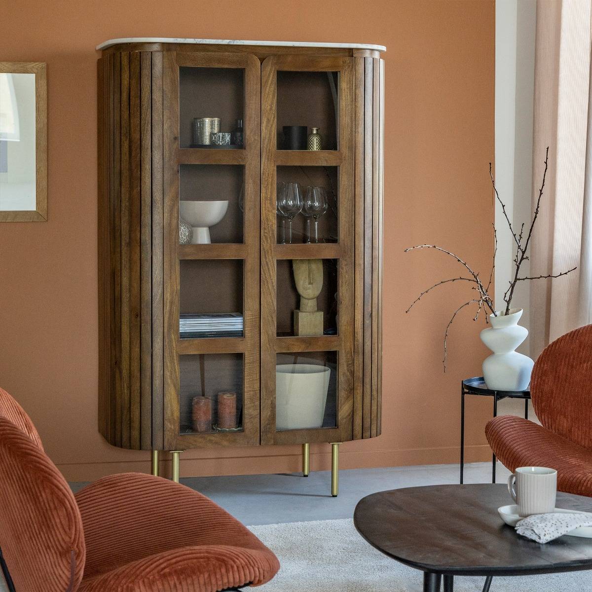 Vitrine en bois de manguier et marbre Sienne