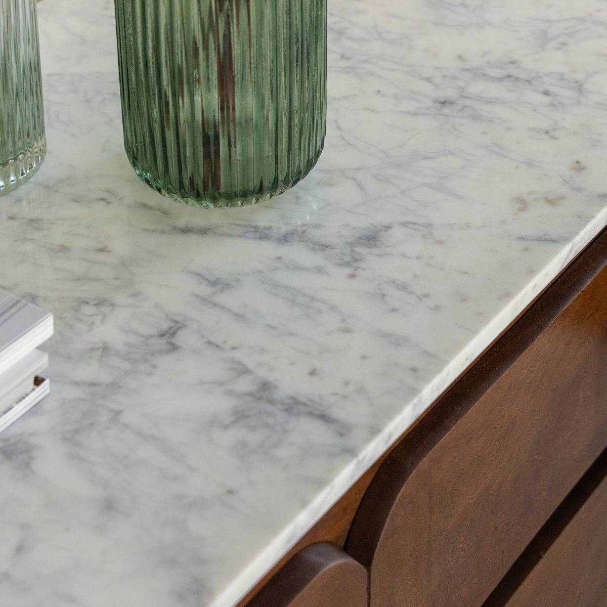 Commode 6 tiroirs en bois de manguier et marbre Sienne