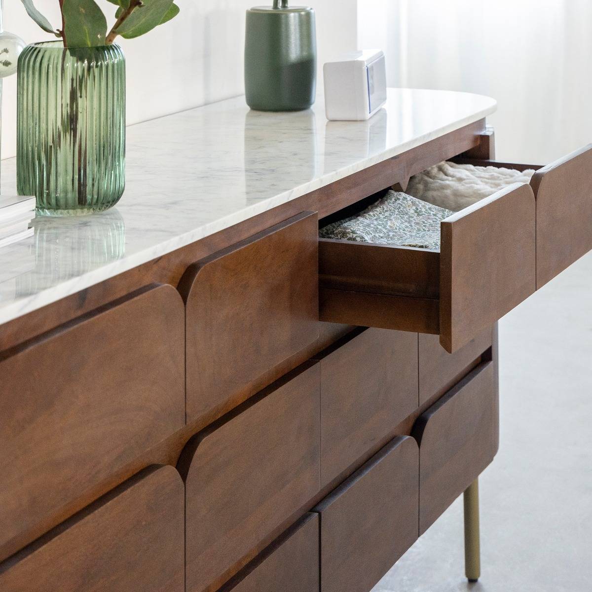 Commode 6 tiroirs en bois de manguier et marbre Sienne