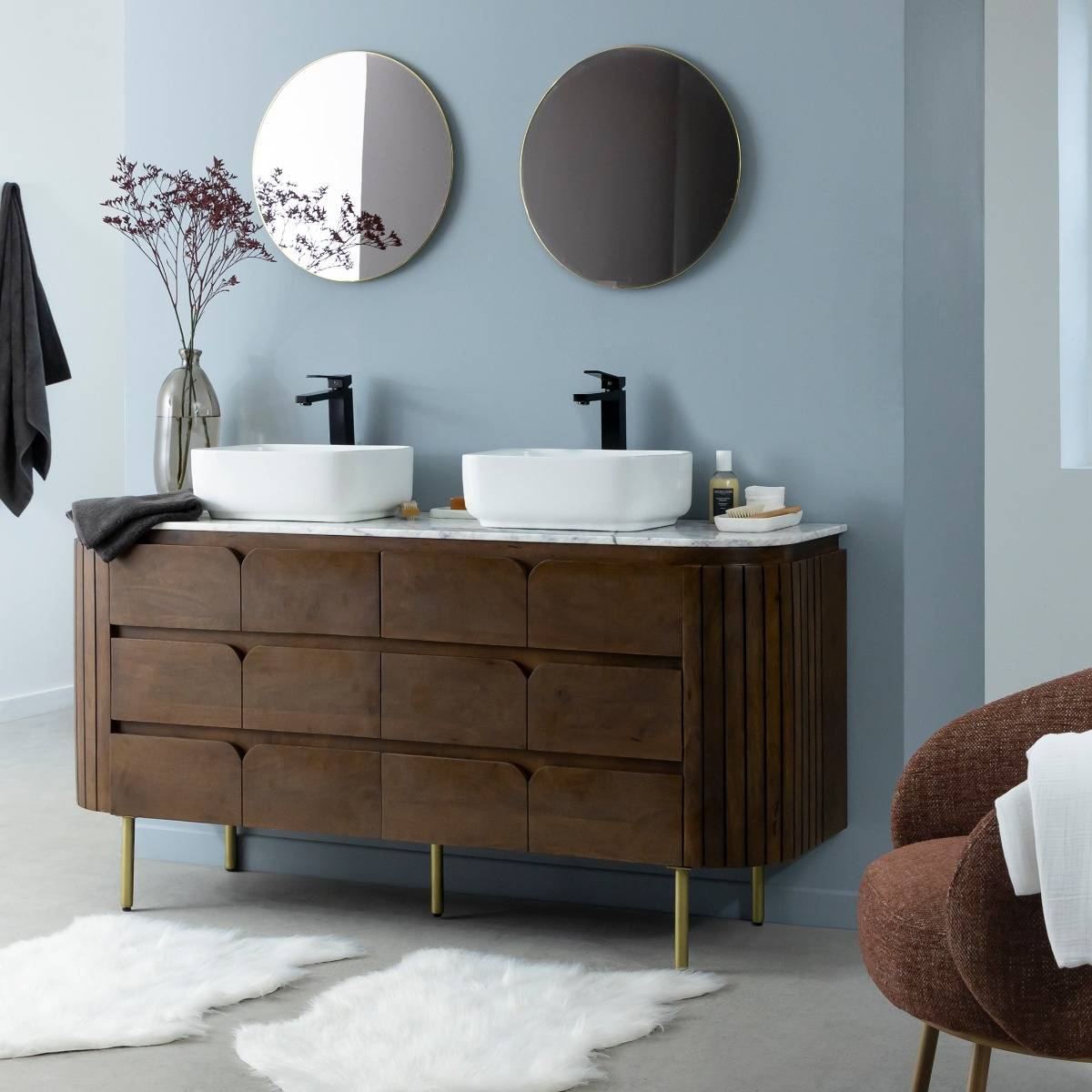 Meuble sous vasque 4 tiroirs en bois de manguier et marbre Sienne