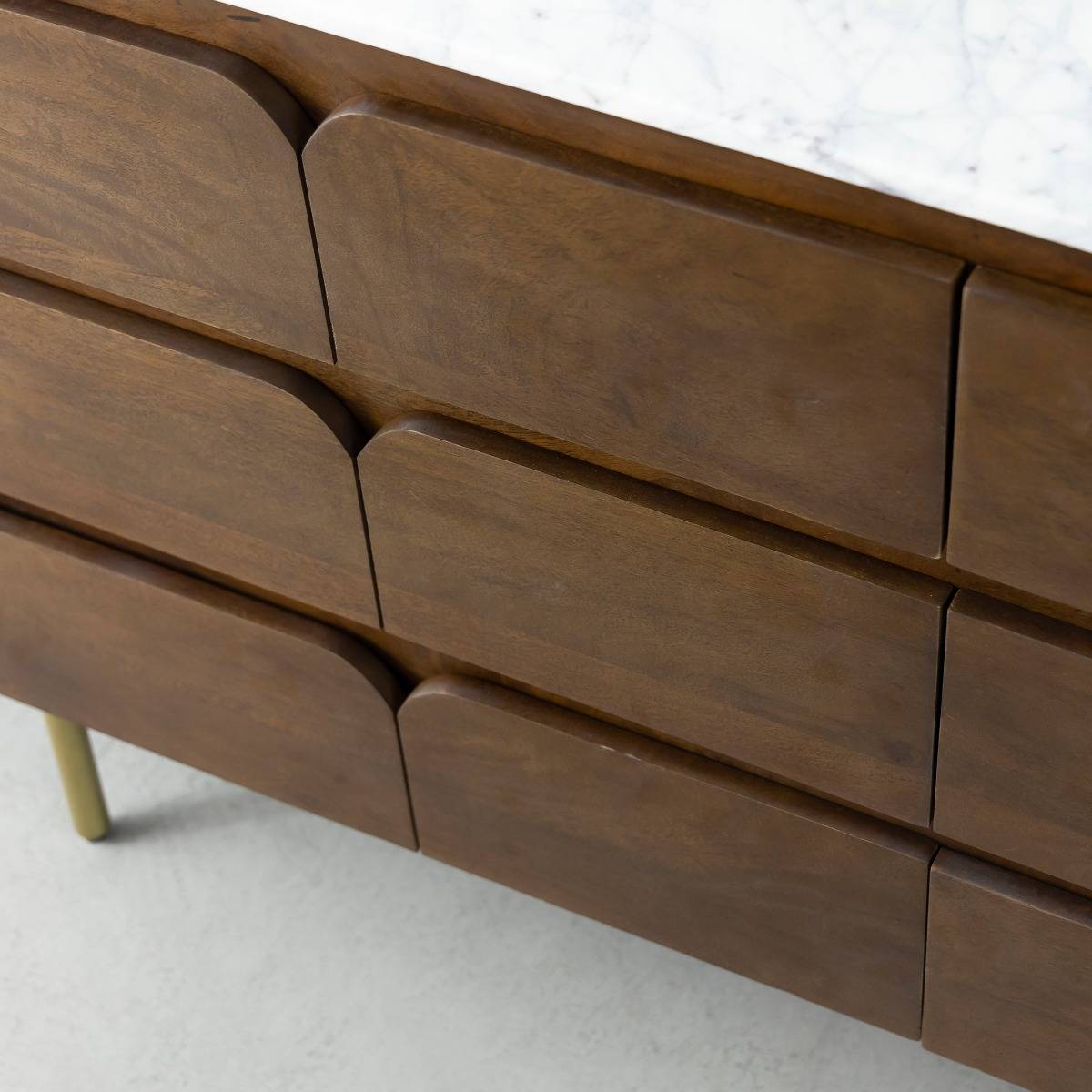 Meuble sous vasque 4 tiroirs en bois de manguier et marbre Sienne