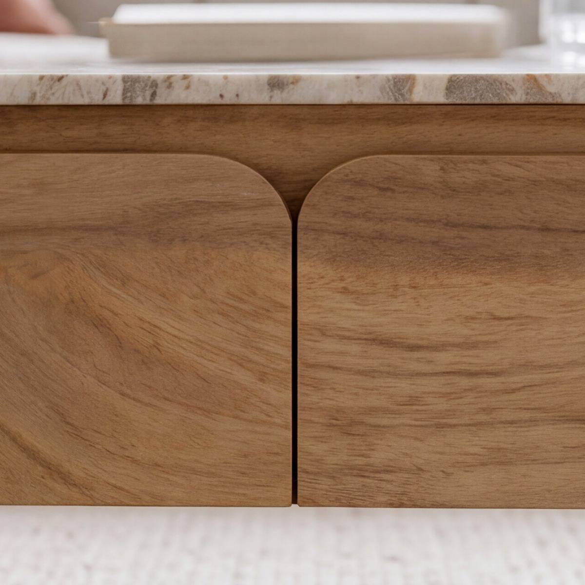 Table basse en marbre et bois de manguier Cyrène