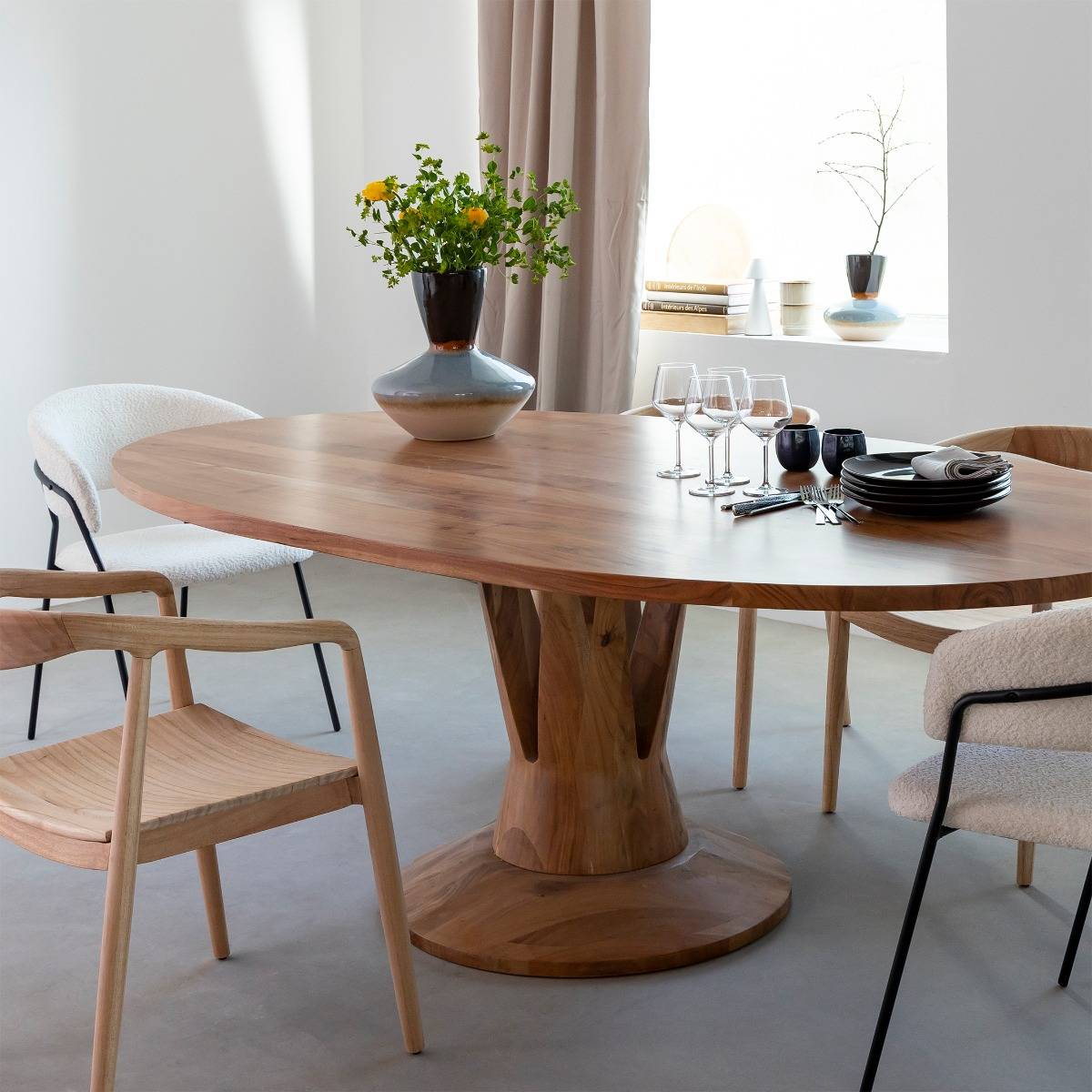 Table à manger ovale en bois d'acacia 220 cm Sauge