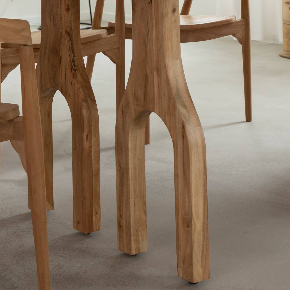 Table à manger en bois d'Acacia Anaé