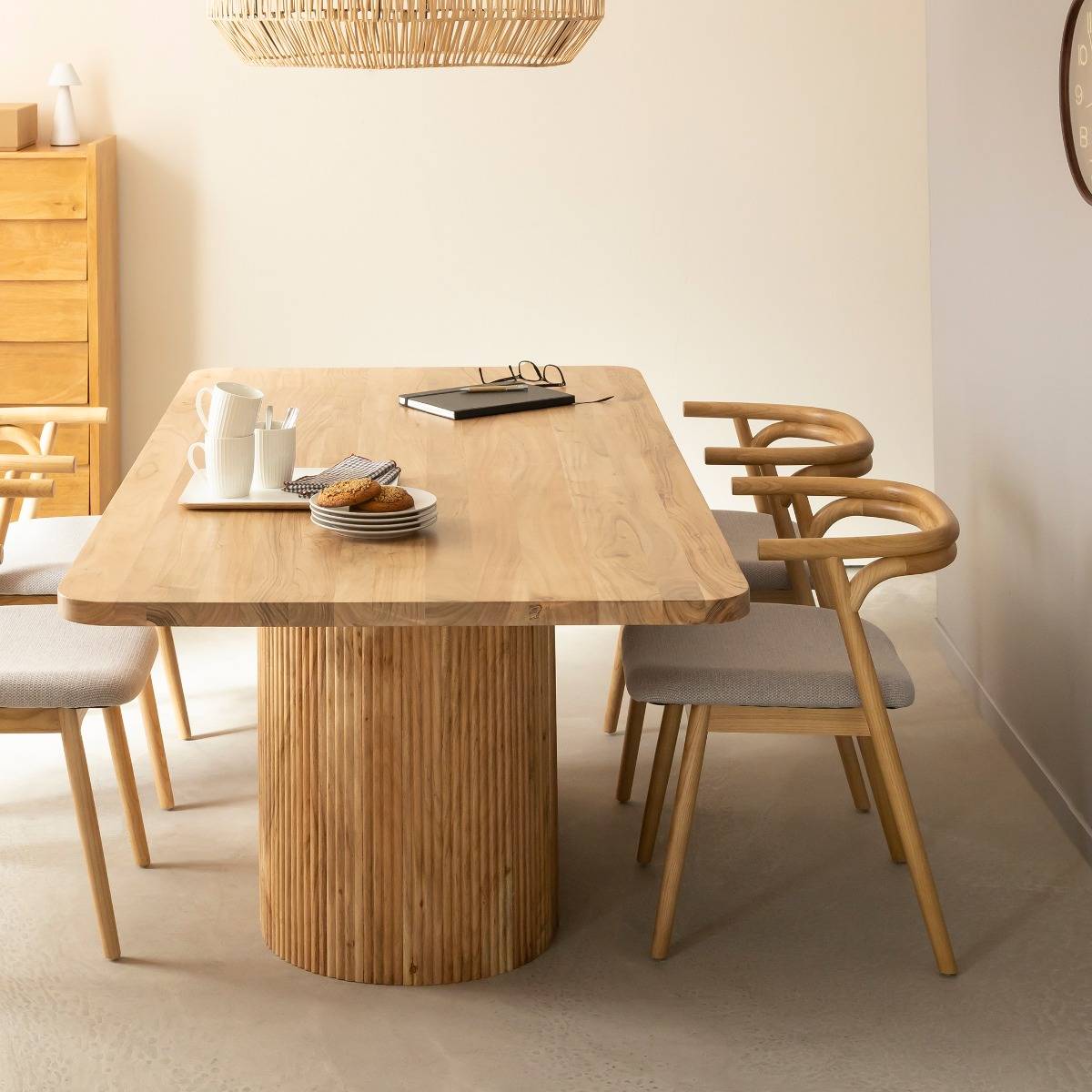Table à manger en bois d'acacia Vali