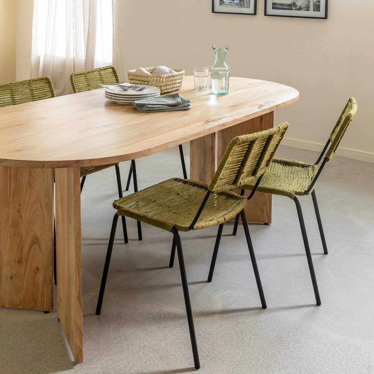 Table à manger ovale en bois d'acacia Elwen
