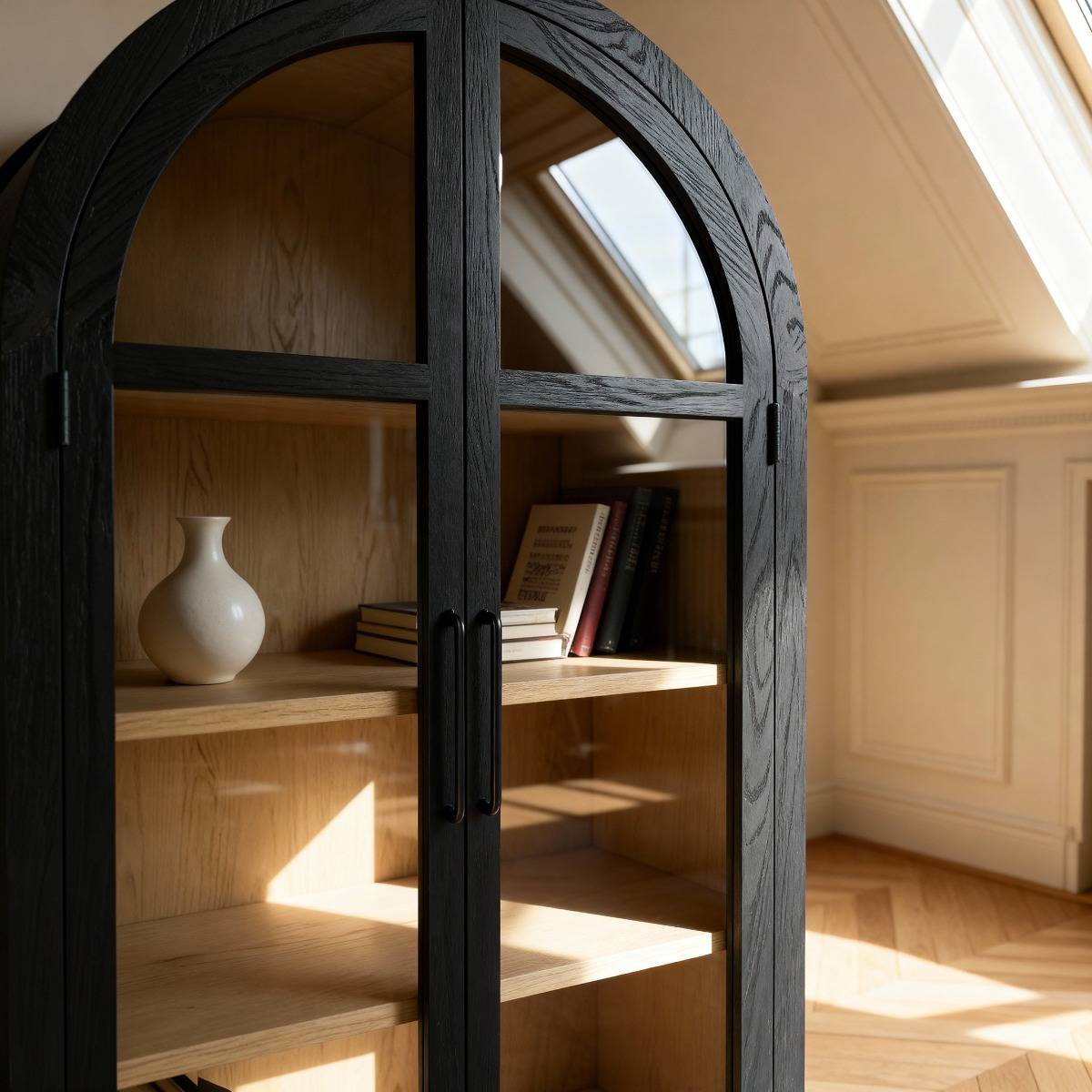 Vitrine arrondie en bois de orme Bruce