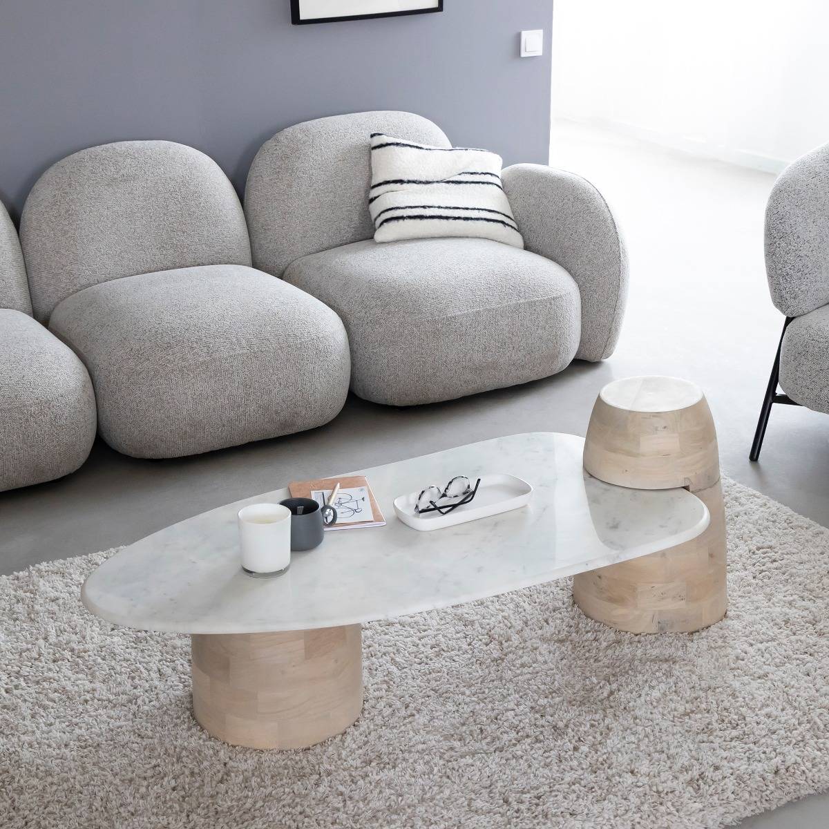 Table basse en bois de manguier et marbre Moana