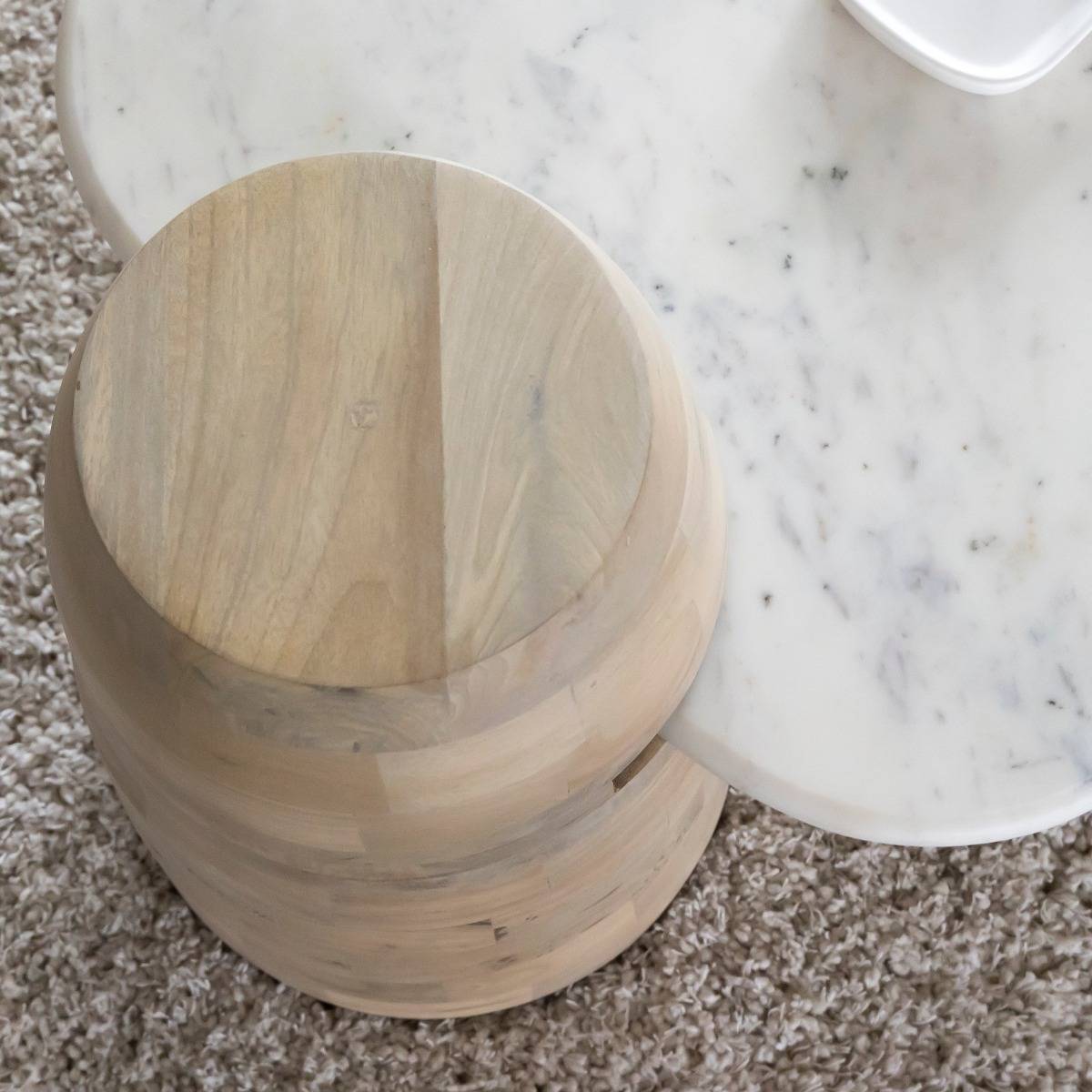 Table basse en bois de manguier et marbre Moana