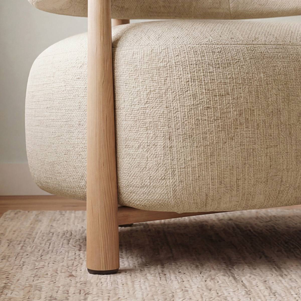 Fauteuil en tissu écru et pieds en métal effet bois Anelia