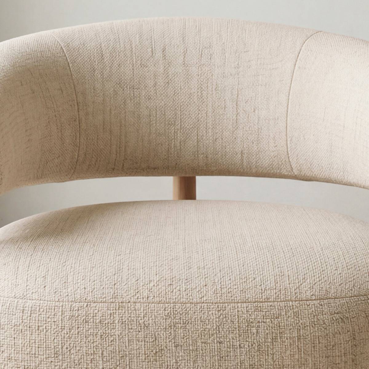 Fauteuil en tissu écru et pieds en métal effet bois Anelia