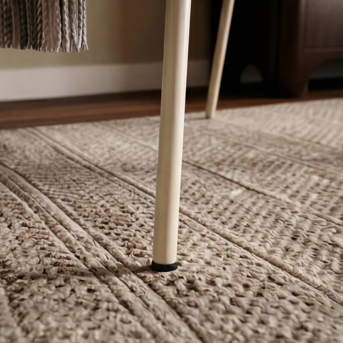 Fauteuil en tissu écru et pieds en métal Victor