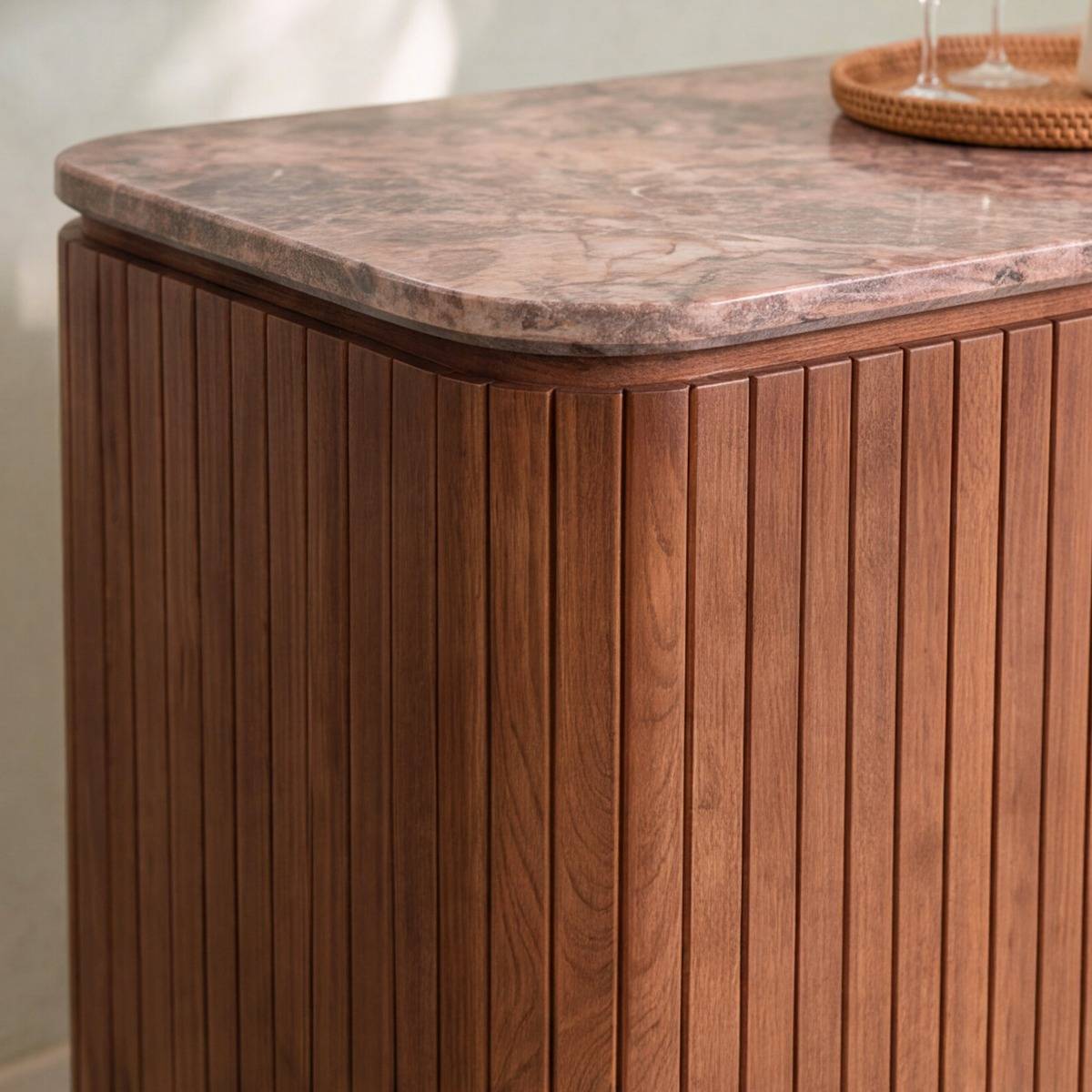 Meuble bar en bois de manguier et marbre Amaya