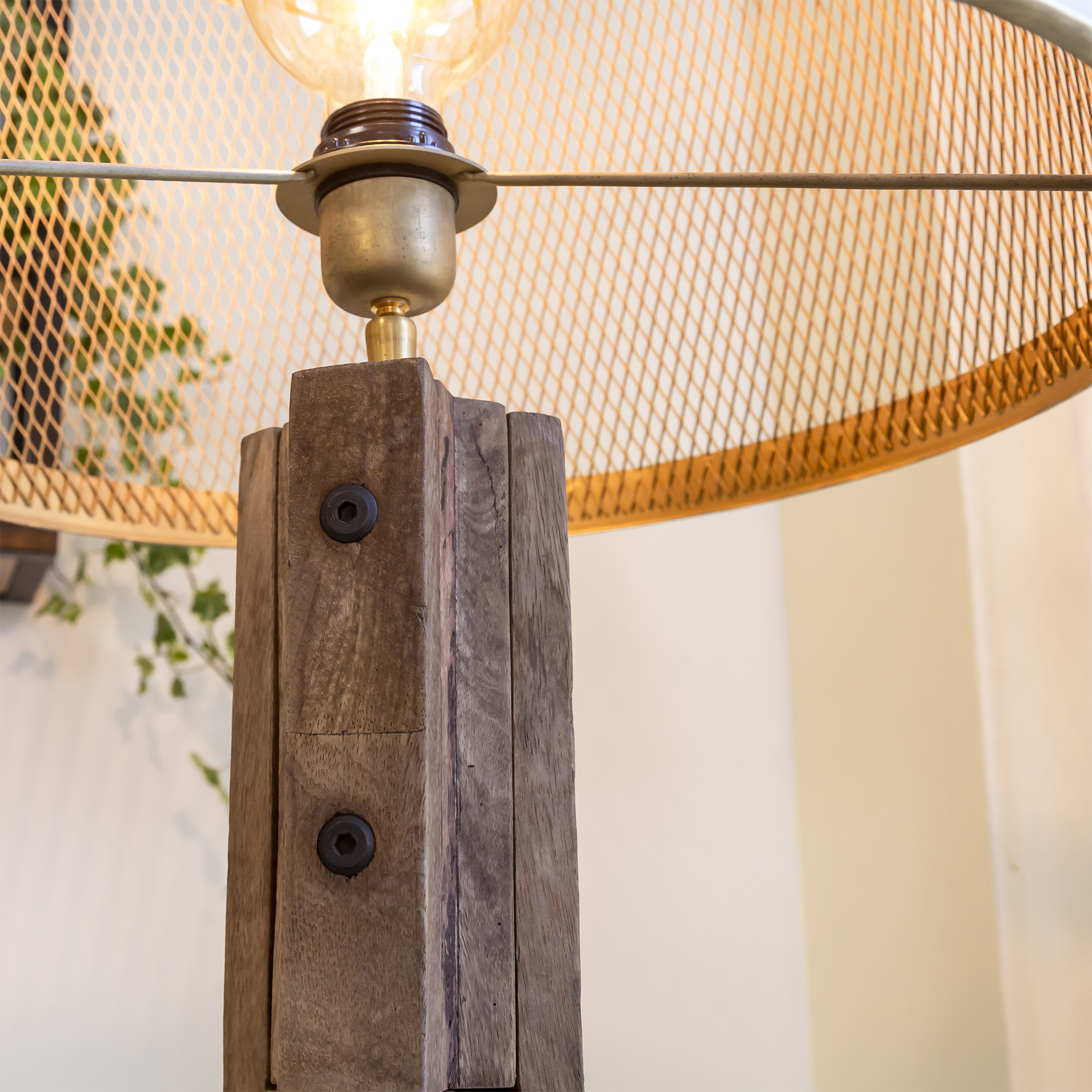 Lampe trépied en bois de manguier et métal Marcello