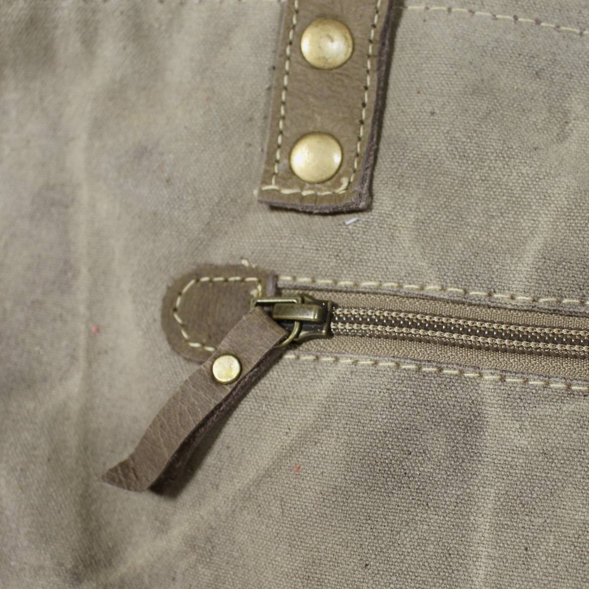 Grand sac bleu et beige, lanières en cuir marron