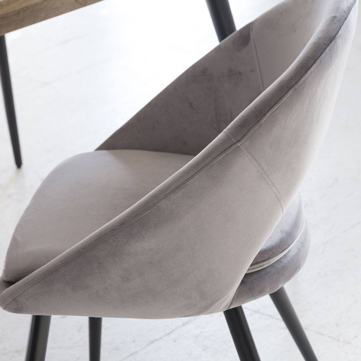 chaise style fauteuil velours gris deco