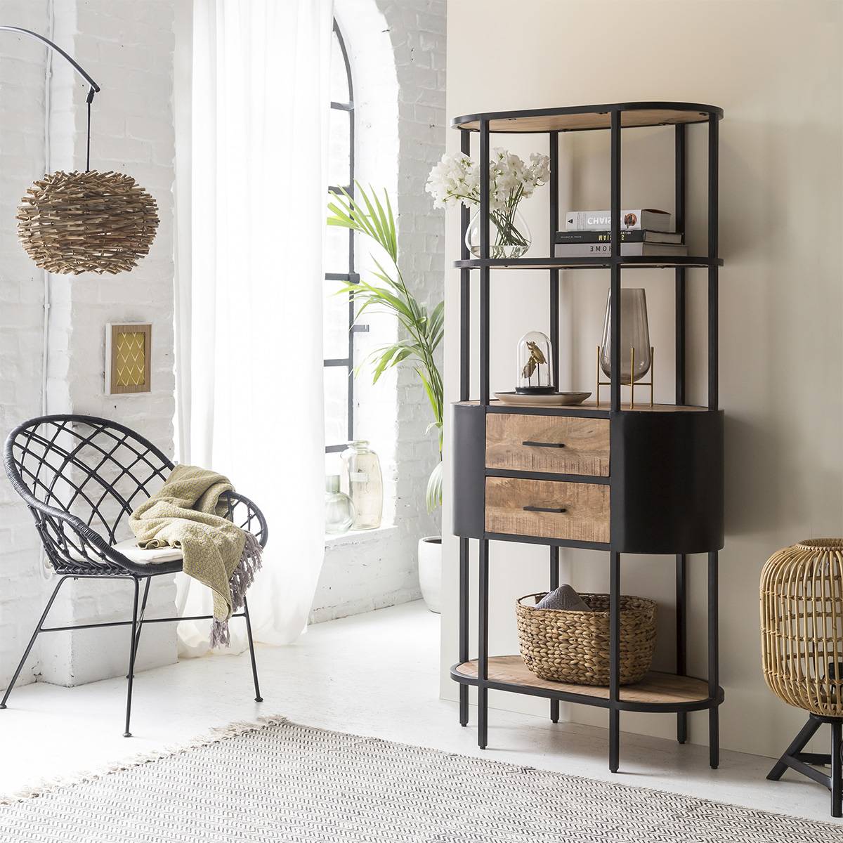 Fauteuil tressé rotin teinté noir et pieds métal Rattan