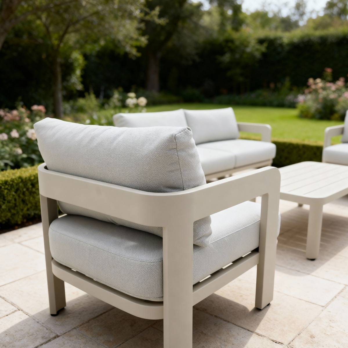 Salon de jardin en aluminium taupe Loréa