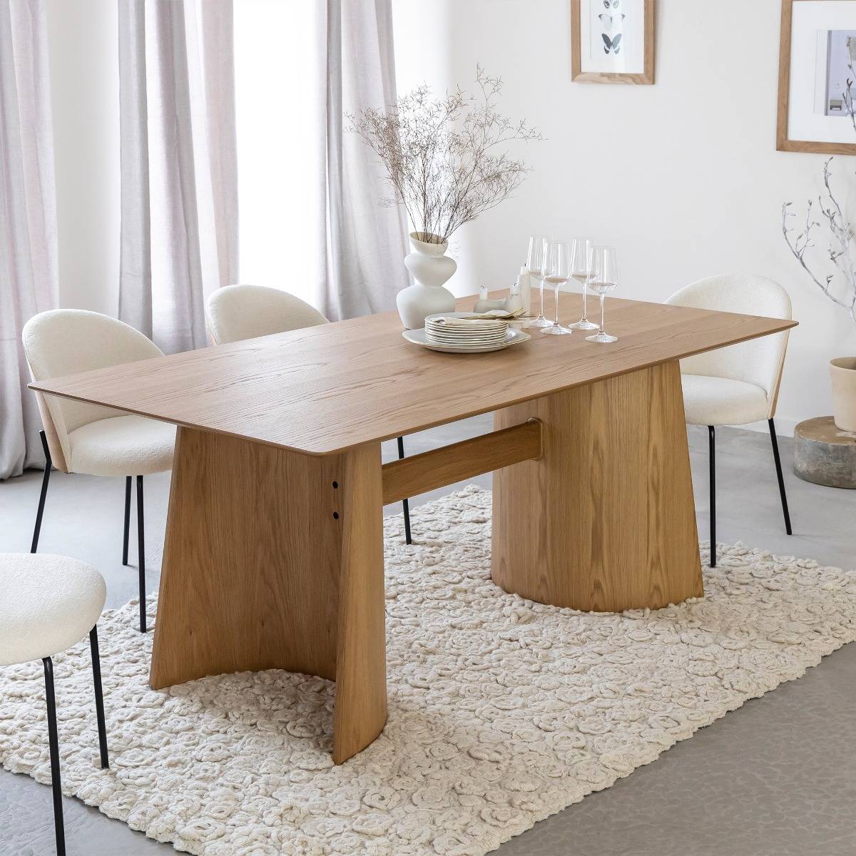 Table à manger en bois de chêne Almaric