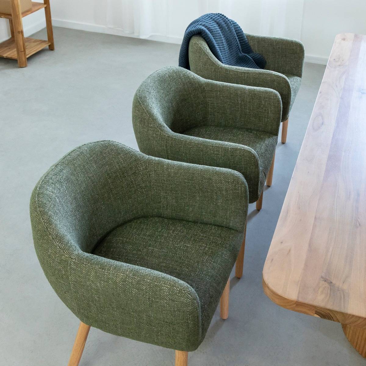 Chaise en tissu vert et pieds en bois Solène (lot de 2)