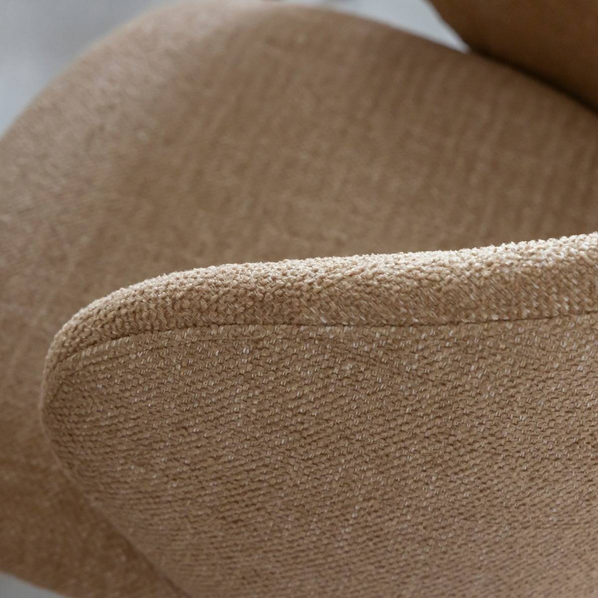 Chaise avec accoudoirs ronds en tissu sable et pieds en métal Cléa (lot de 2)