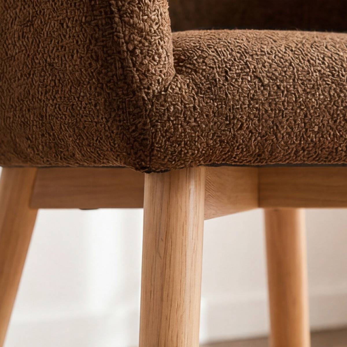 Chaise en tissu marron et pieds en bois Solène (lot de 2)