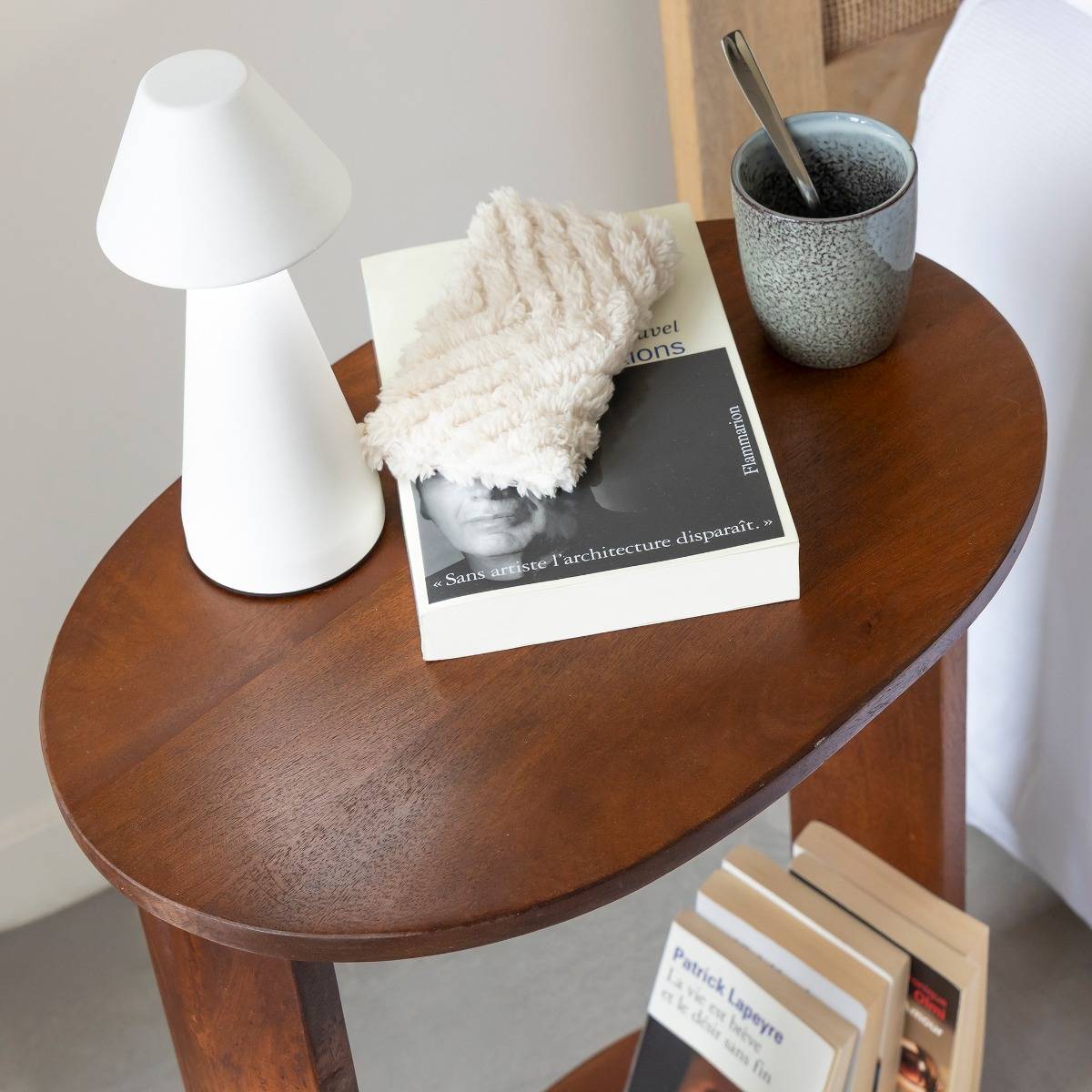 Table de chevet en bois de manguier Swan