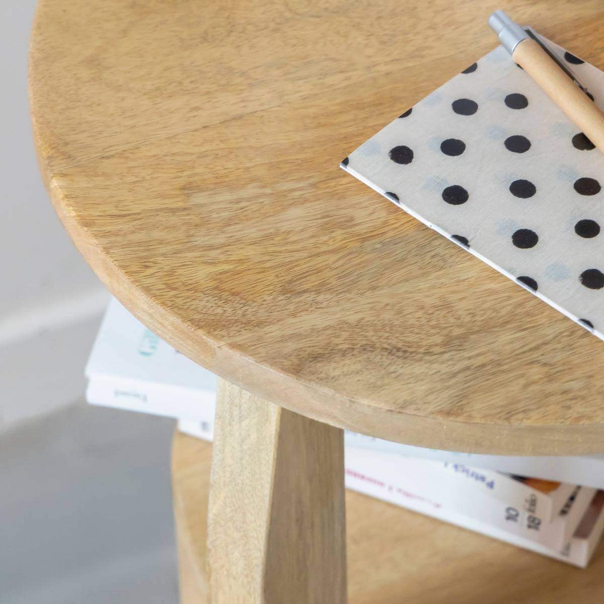Table de chevet en bois de manguier Juliet