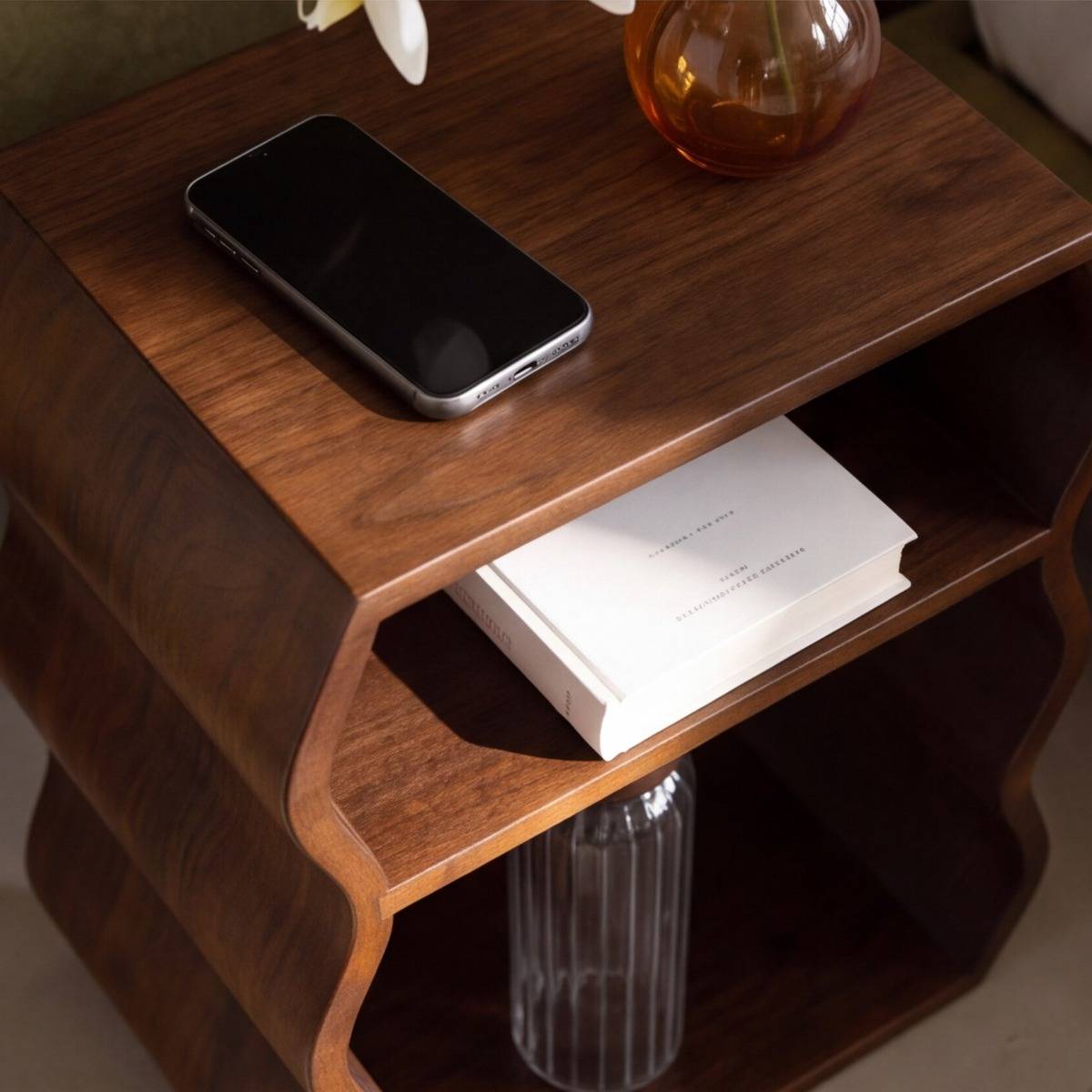 Table de chevet en bois de manguier vagues Maora