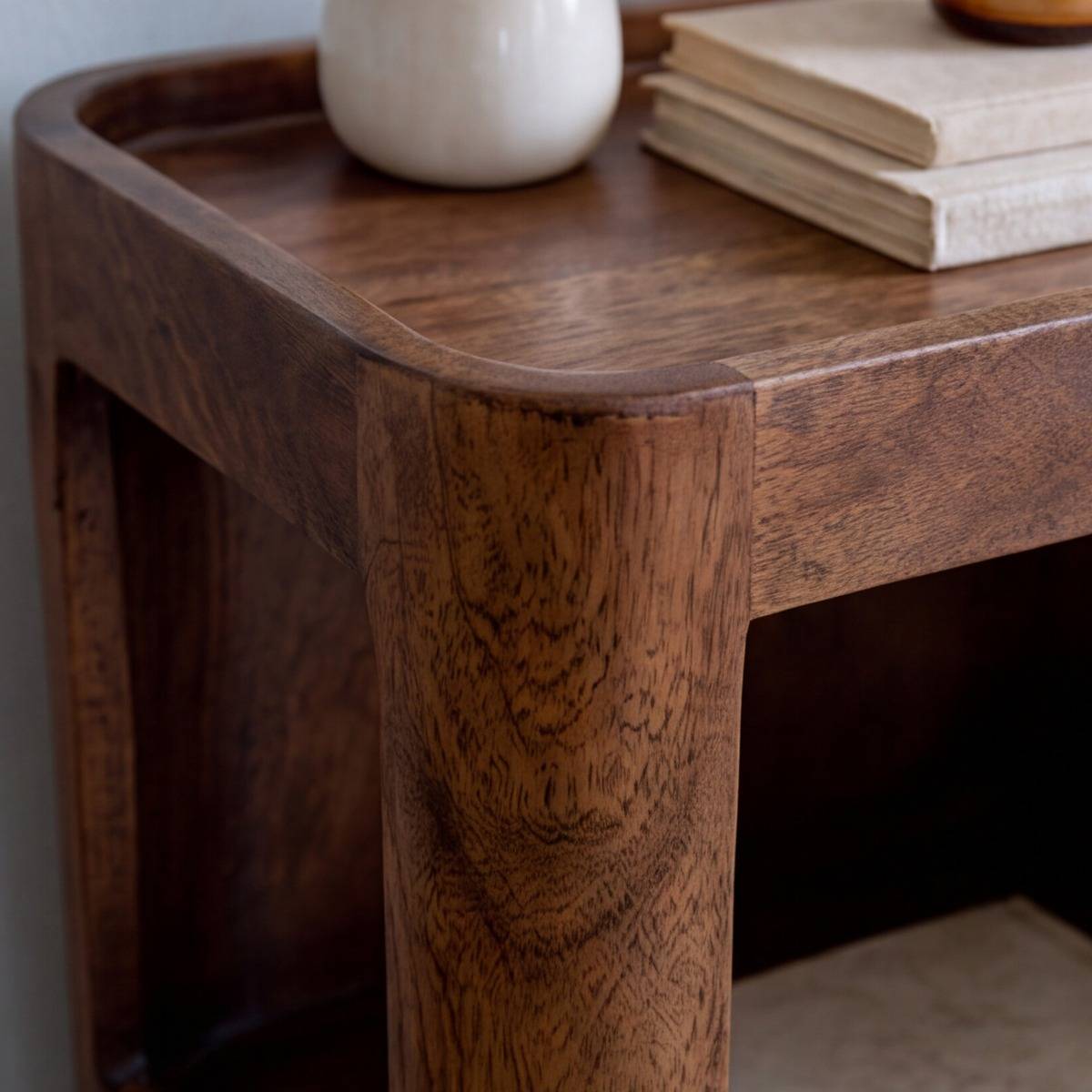 Table de chevet niche gauche en bois de manguier Maora