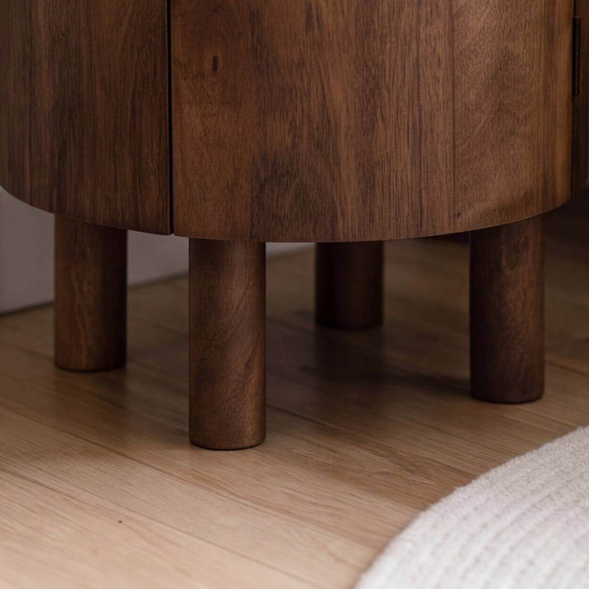 Table de chevet ronde en bois de manguier Maora