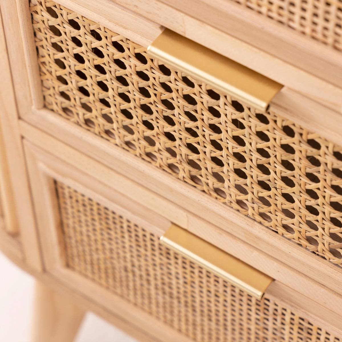 Petite commode en bois de pin et cannage Guido