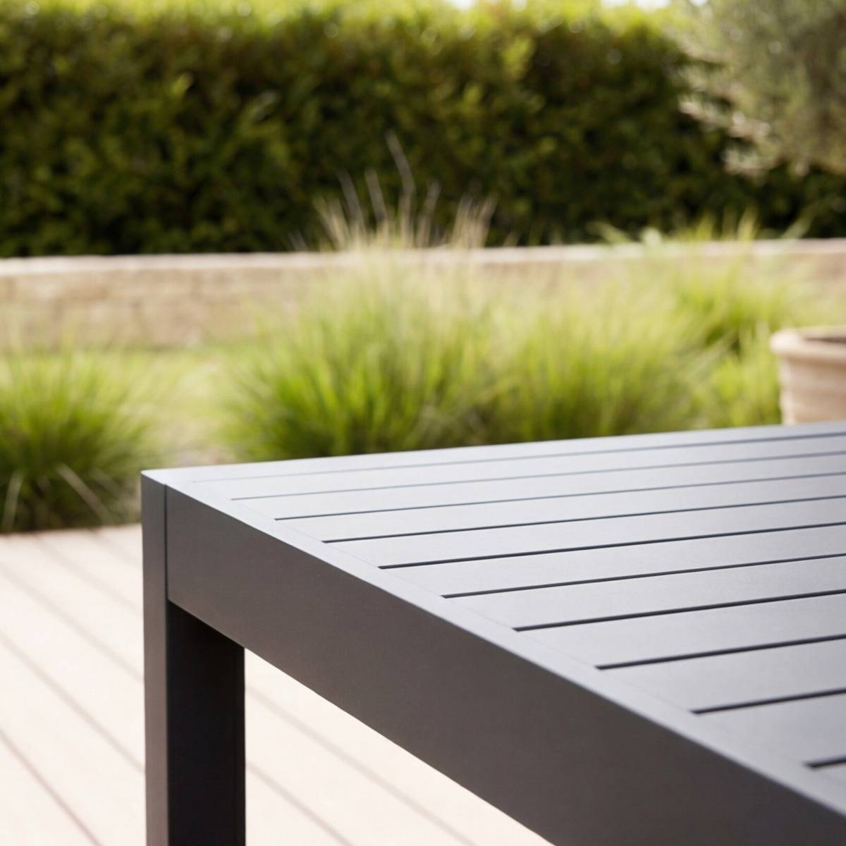 Table de jardin en aluminium rectangulaire gris Kaïa