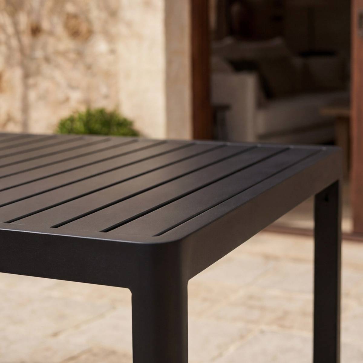Table de jardin grise en aluminium Kaïa