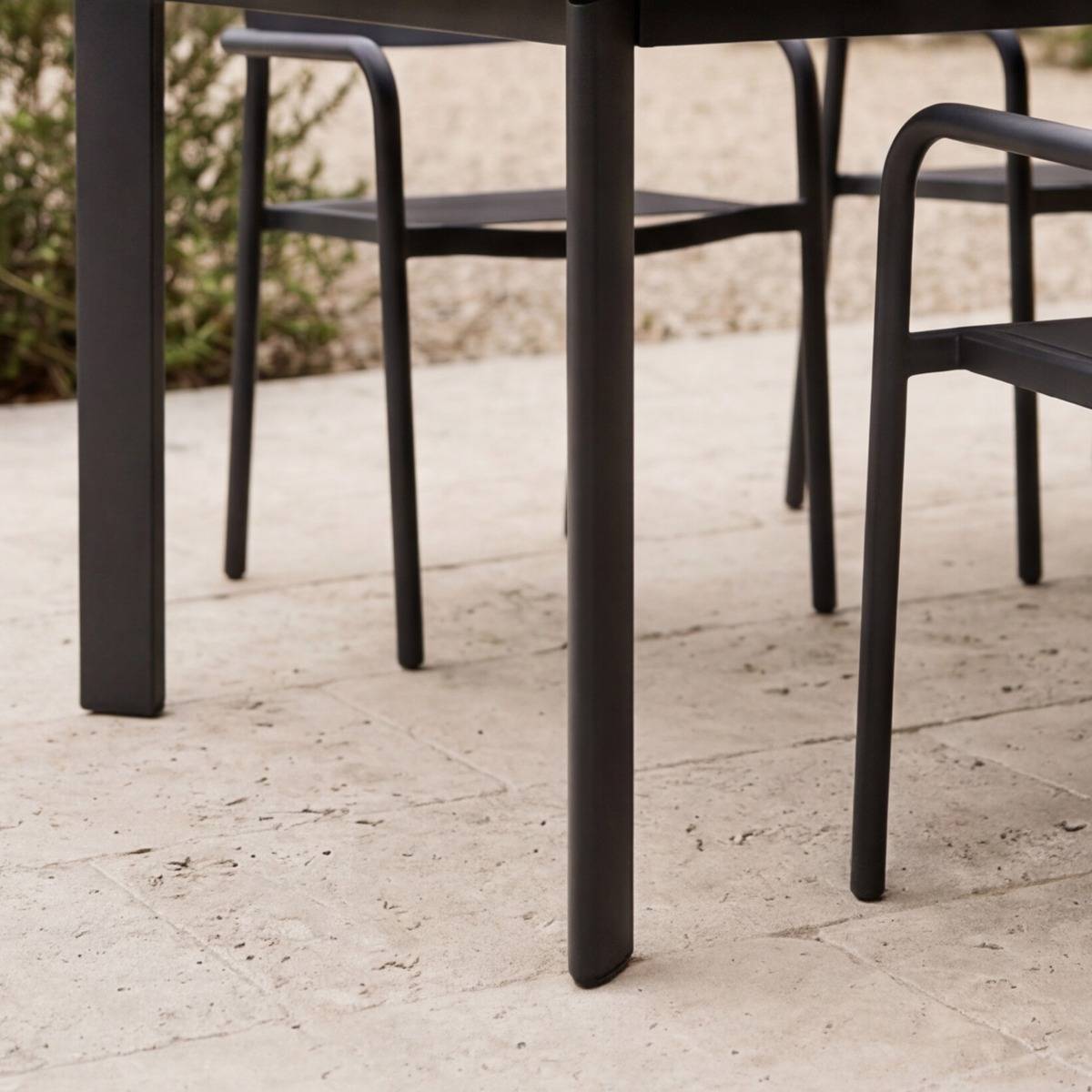 Table de jardin en aluminium gris Kaïa