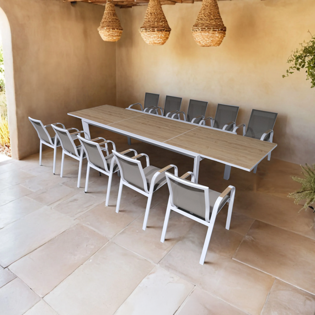 Grande table de jardin en aluminium blanc et effet bois Ayden