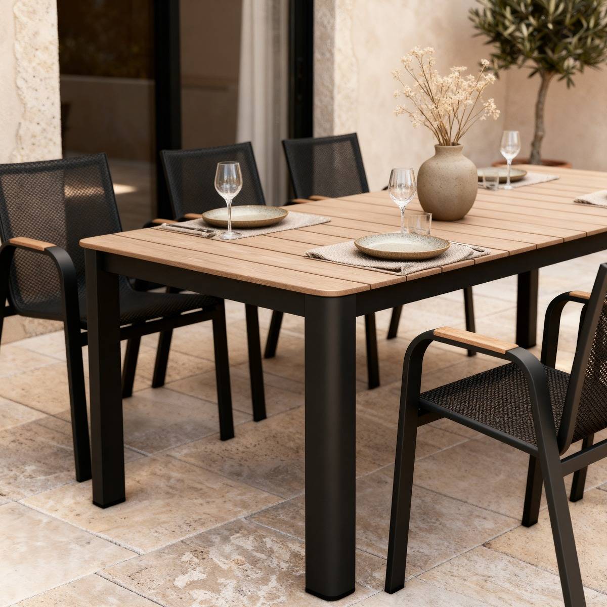 Table de jardin en aluminium gris et effet bois Ayden