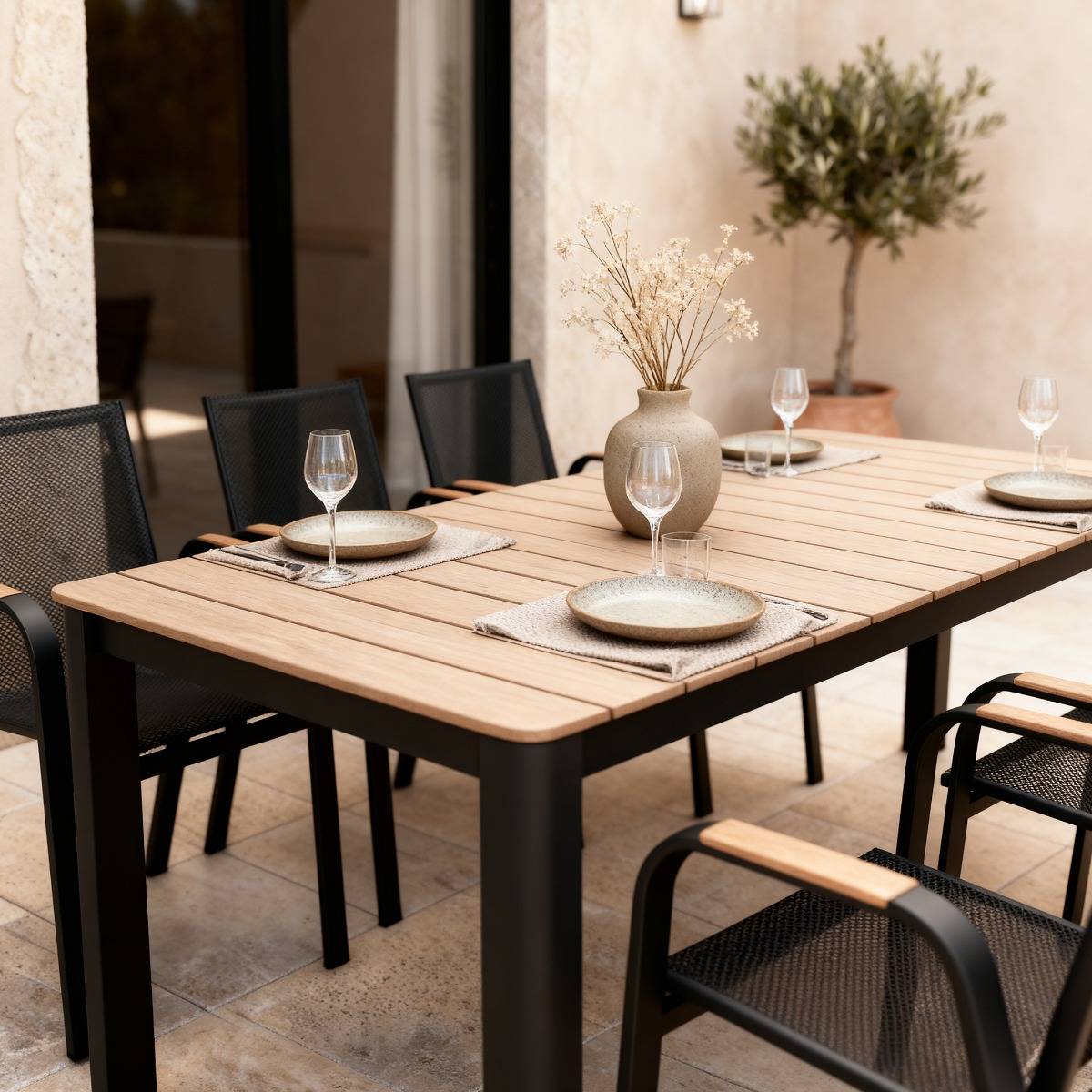 Table de jardin en aluminium gris et effet bois Ayden