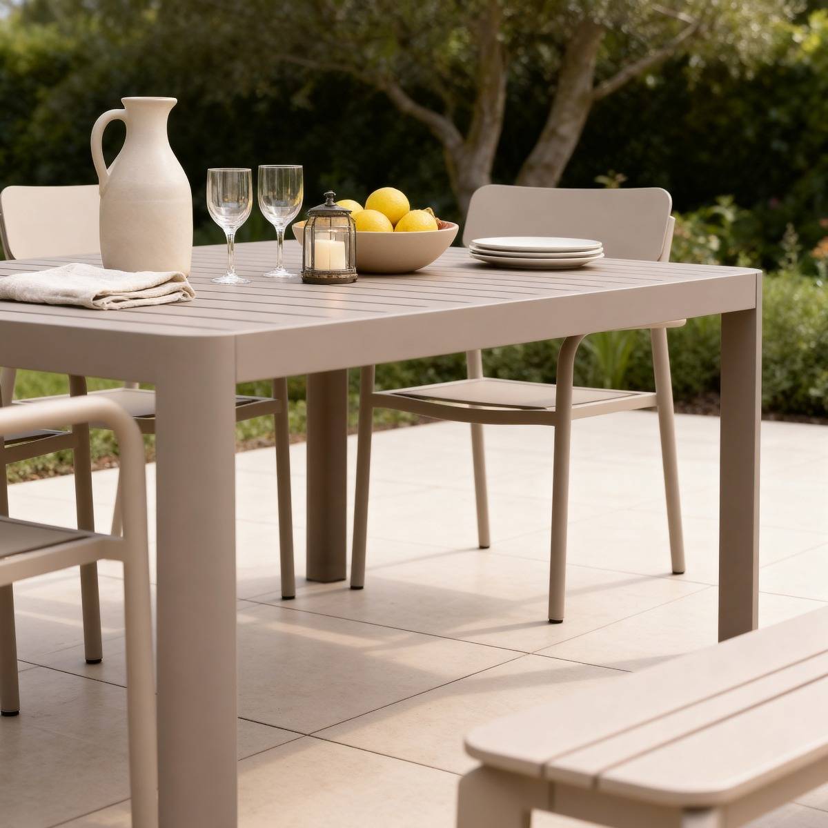 Table de jardin rectangulaire en aluminium taupe Kaïa