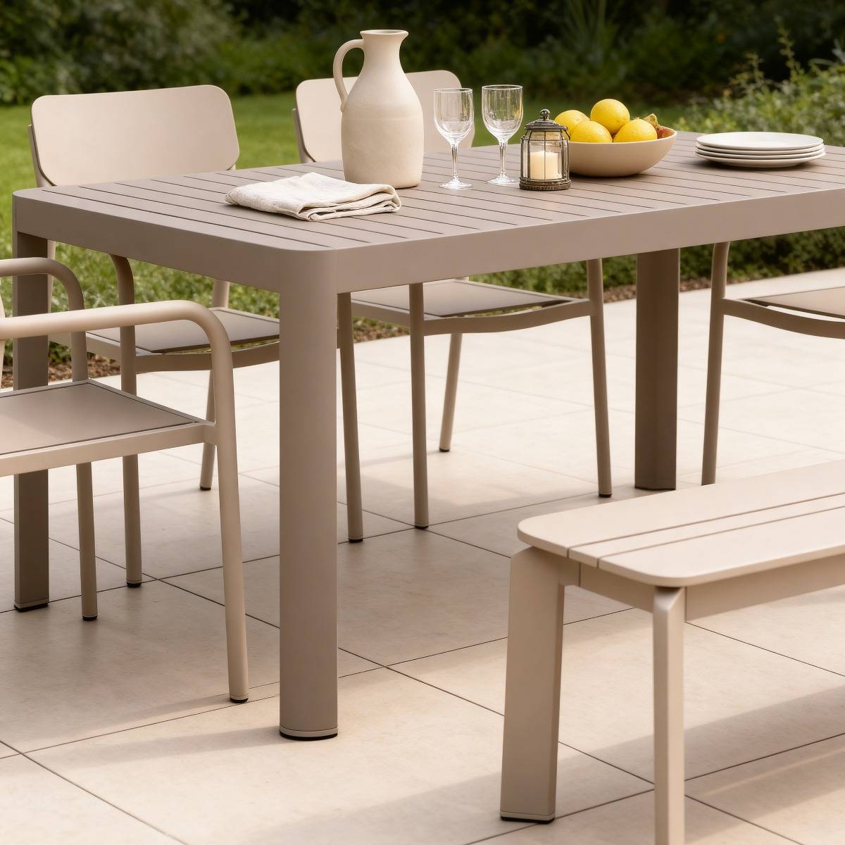Table de jardin rectangulaire en aluminium taupe Kaïa