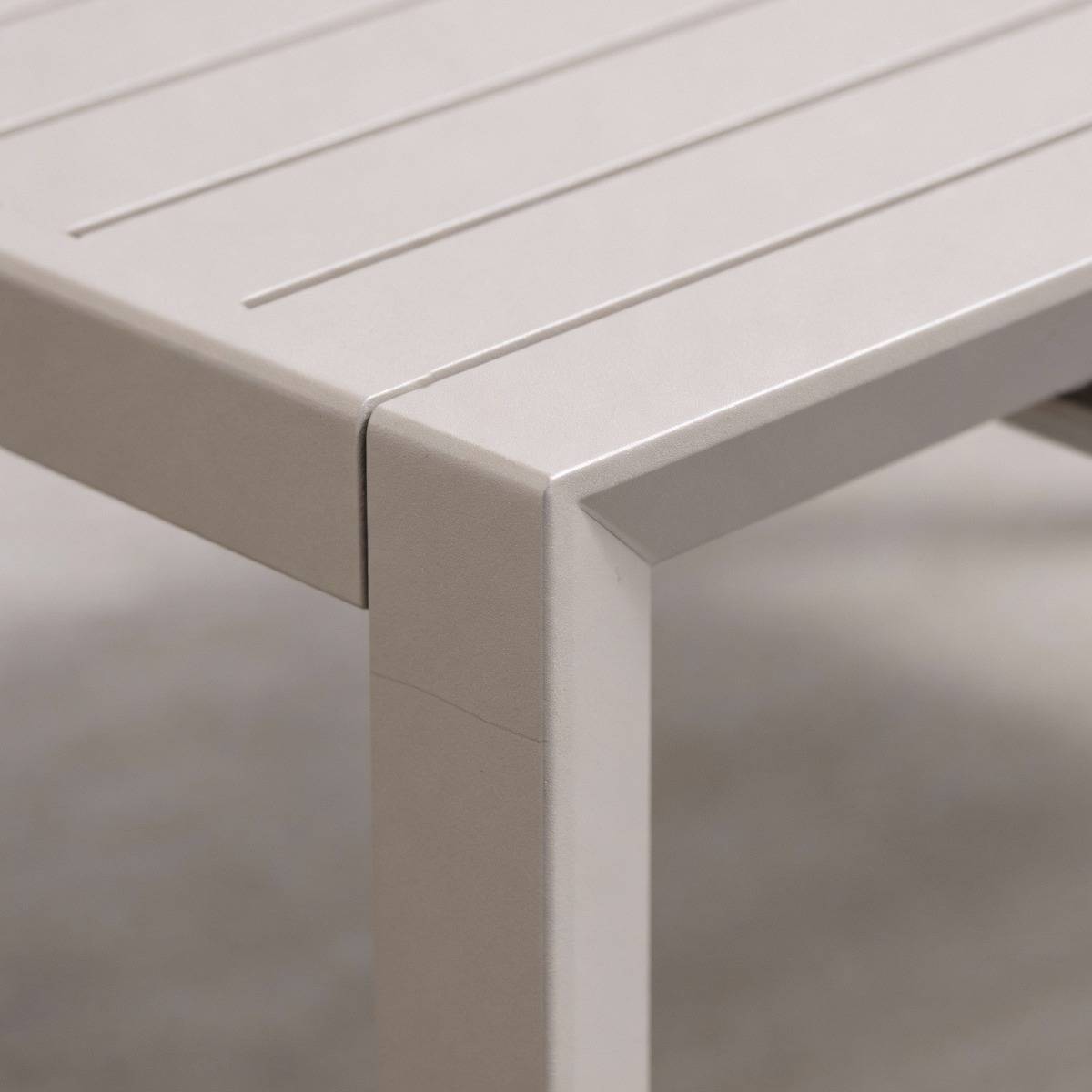 Table de jardin carrée en aluminium taupe foncé Kaïa